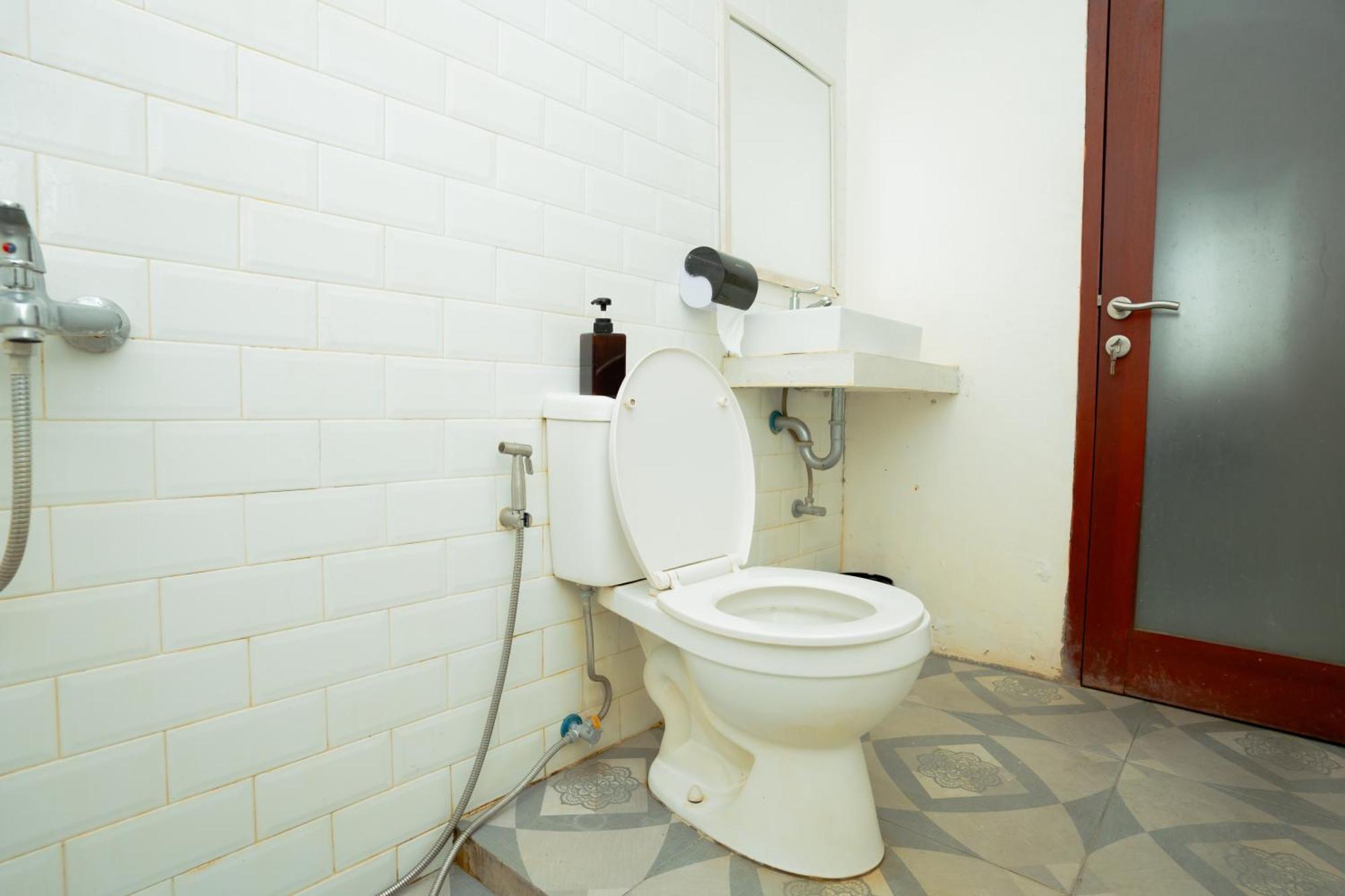 Reddoorz Syariah Near Lombok Epicentrum Mall Mataram Eksteriør billede